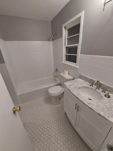 72 Stuart Dr, Poughkeepsie NY 12603-4714 exterior