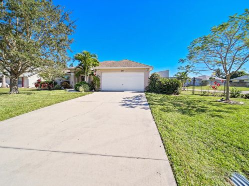 2097 Parrot St, Fort Pierce FL  34952-6758 exterior