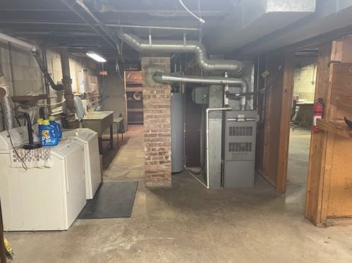 11929 Leamington Ave, Chicago IL 60651-2923 exterior