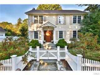 156 Ave, Westport CT  06880-2227 exterior