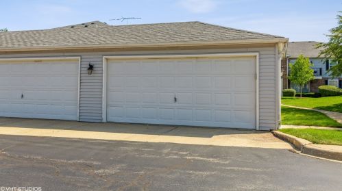 893 Golf Course Rd, Bull Valley IL 60014-1626 exterior