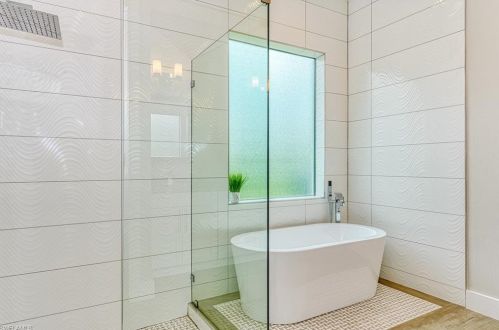 232 11 St, Naples FL 34117-2226 exterior