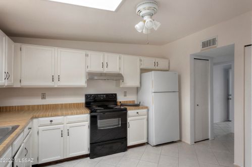 721 Rio San Pedro, Green Valley AZ 85614-3928 exterior