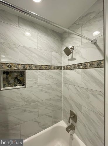 13 Forest Landing Ct, Rockville MD 20850-3925 exterior