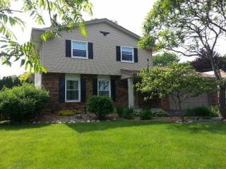 4517 112th St, Milwaukee, WI 53228-2522