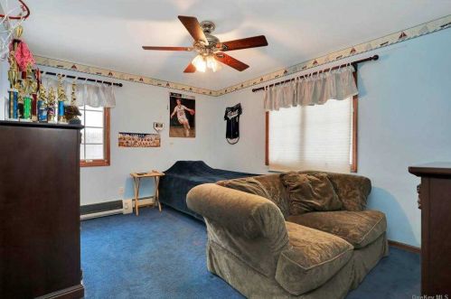 12 Belmar Ln, Commack NY 11725-1104 exterior