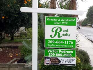 1018 Palm St, Turlock CA  95380-3320 exterior