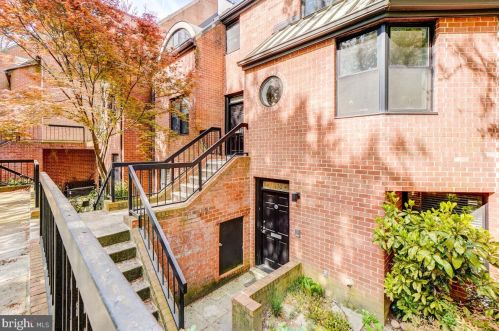 1670 Oak St, Washington DC  20010-1818 exterior