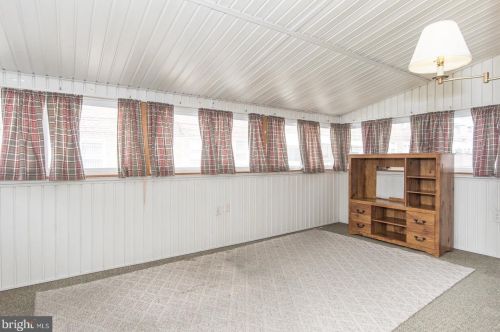 4030 Bleigh Ave, Philadelphia PA 19111-3617 exterior