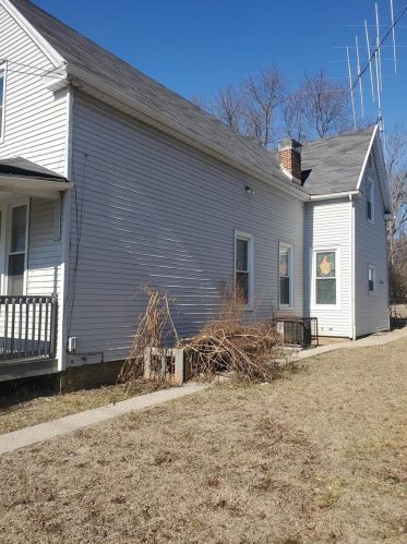 2017 Switzer Ave, Saint Louis MO 63136-3757 exterior