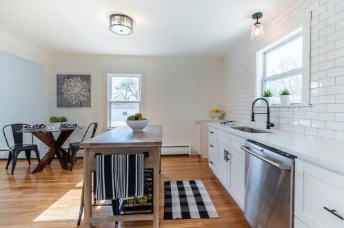 625 Turnpike St, North Andover MA 01845-6007 exterior