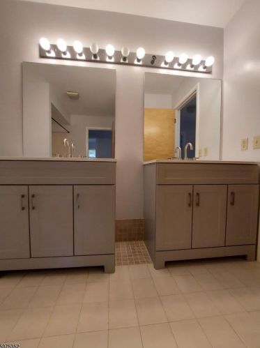 18 Malanga Ct, Scotch Plains NJ  07076-1642 exterior