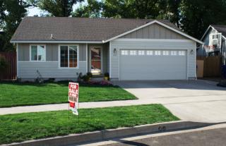 1069 Jenah St, Salem, OR 97317-9570