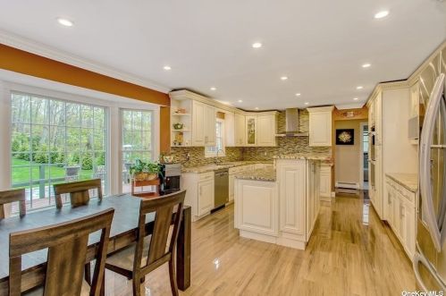 34 Fielding Ave, Huntington Station NY 11746-6731 exterior