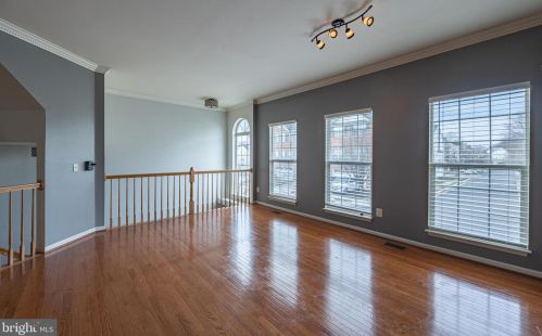 6631 Hunter Creek Ln, Alexandria VA  22315-6054 exterior