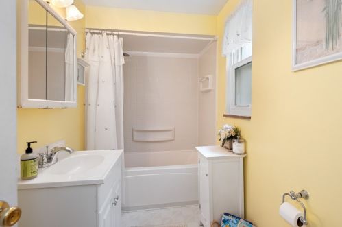 650 Malibran Dr, Pittsburgh PA 15237-5660 exterior