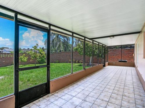 9114 Camino Villa Blvd, Tampa FL 33635-1066 exterior