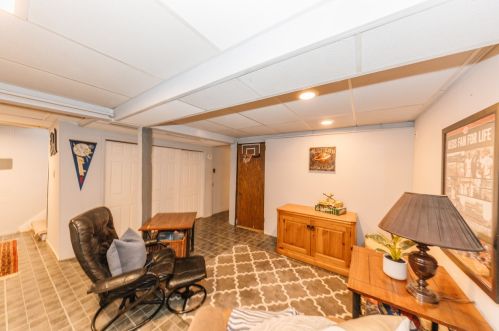 5030 Larkin St, Milwaukee WI 53217-5754 exterior