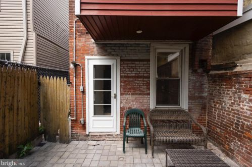 1321 18 St, Philadelphia PA 19146-4701 exterior