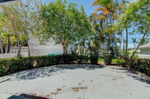 331 1 Ave, Boynton Beach FL 33435-4006 exterior