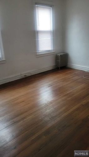 56 33rd St, Paterson NJ  07514-1303 exterior