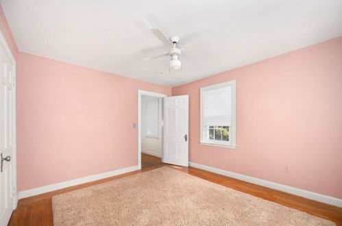 655 Pleasant Vly Pkwy, Providence RI 02908-4214 exterior