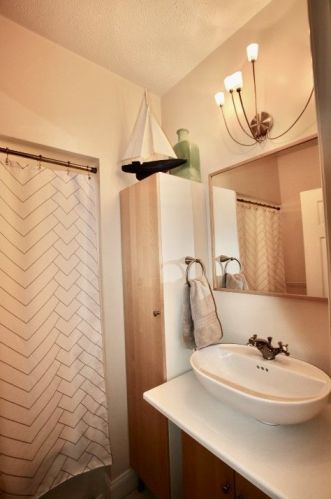 253 Republic St, Pittsburgh PA 15211-1032 exterior