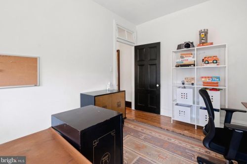 526 Girard Ave, Philadelphia PA 19130-1617 exterior