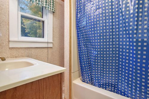 236 James St, Allegan MI 49010-1428 exterior