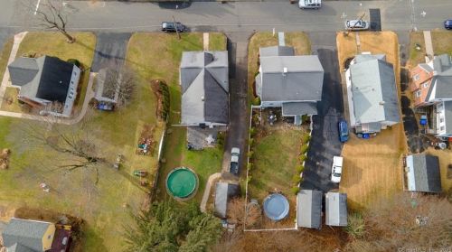 6 Harris St, Enfield CT 06082 exterior