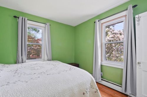 256 Autumn St, Manchester CT 06040-5553 exterior