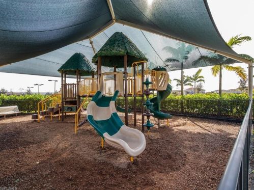 3225 Atlantic Cir, Naples FL 34119-8636 exterior