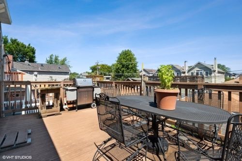 4103 Oakley Ave, Chicago IL 60609-2222 exterior