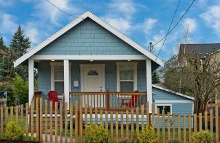 5915 48th Ave, Seattle, WA 98136-1303