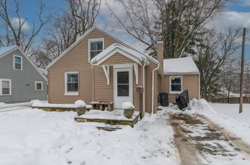 2335 Amherst Ave, Kalamazoo MI  49008-3937 exterior