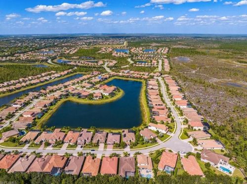 3324 Atlantic Cir, Naples FL 34119-8638 exterior