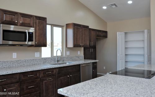 3417 Calle De Ln Bajada, Tucson AZ 85746-8337 exterior