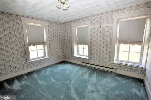 795 Abbottstown Pike, Hanover PA 17331-8235 exterior