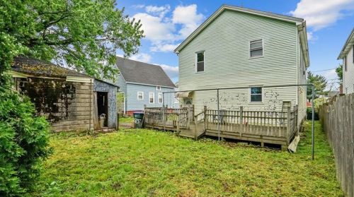 225 Wadsworth St, Providence RI 02909-2316 exterior