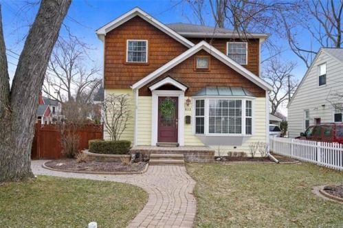 411 Bennaville Ave, Bham, MI 48009-1705