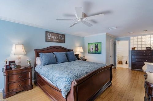 160 Madison Dr, Naples FL 34110-1323 exterior