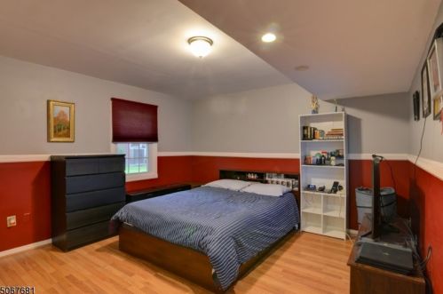 78 Tiffany Blvd, Newark NJ 07104-2425 exterior