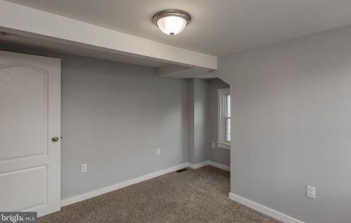 328 Walnut St, Lancaster PA  17602-2404 exterior