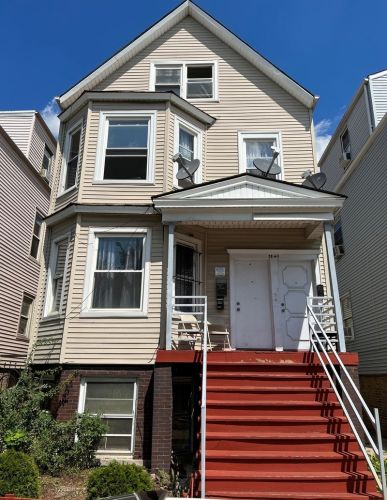 3840 Diversey Ave, Chicago, IL 60647-1057