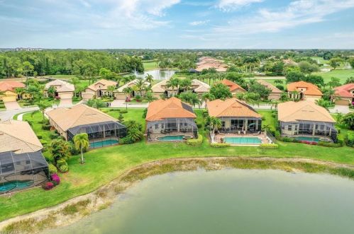 6581 Caldecott Dr, Naples FL 34113-3195 exterior