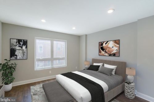 2029 Manton St, Philadelphia PA  19146-4327 exterior