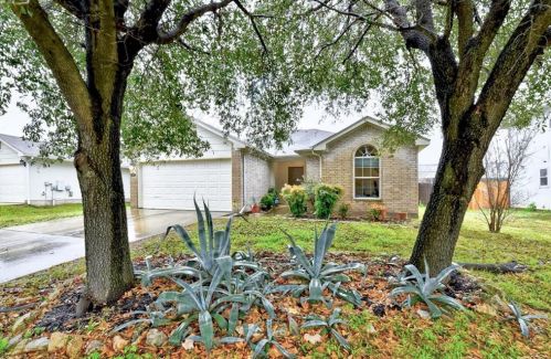 606 Colonial Park Blvd, Austin TX  78745-1788 exterior