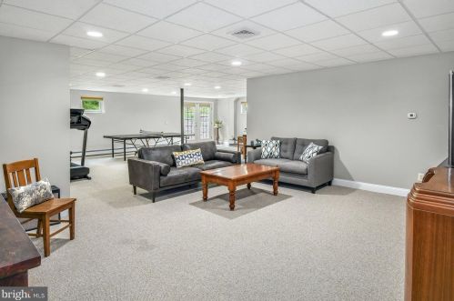 1049 Cider Press Ln, Quakertown PA 18951-5508 exterior