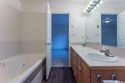 9525 Shoshone Ct, Sandy UT 84092-3074 exterior