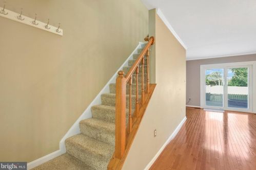 6520 Brick Hearth Ct, Alexandria VA  22306-3313 exterior